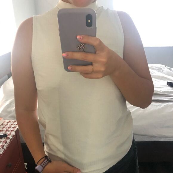 Off White top - Picture 3 of 3